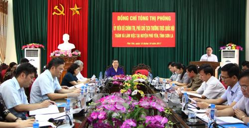 Phó Chủ tịch Thường trực Quốc hội Tòng Thị Phóng thăm và làm việc tại huyện Phù Yên, Sơn La