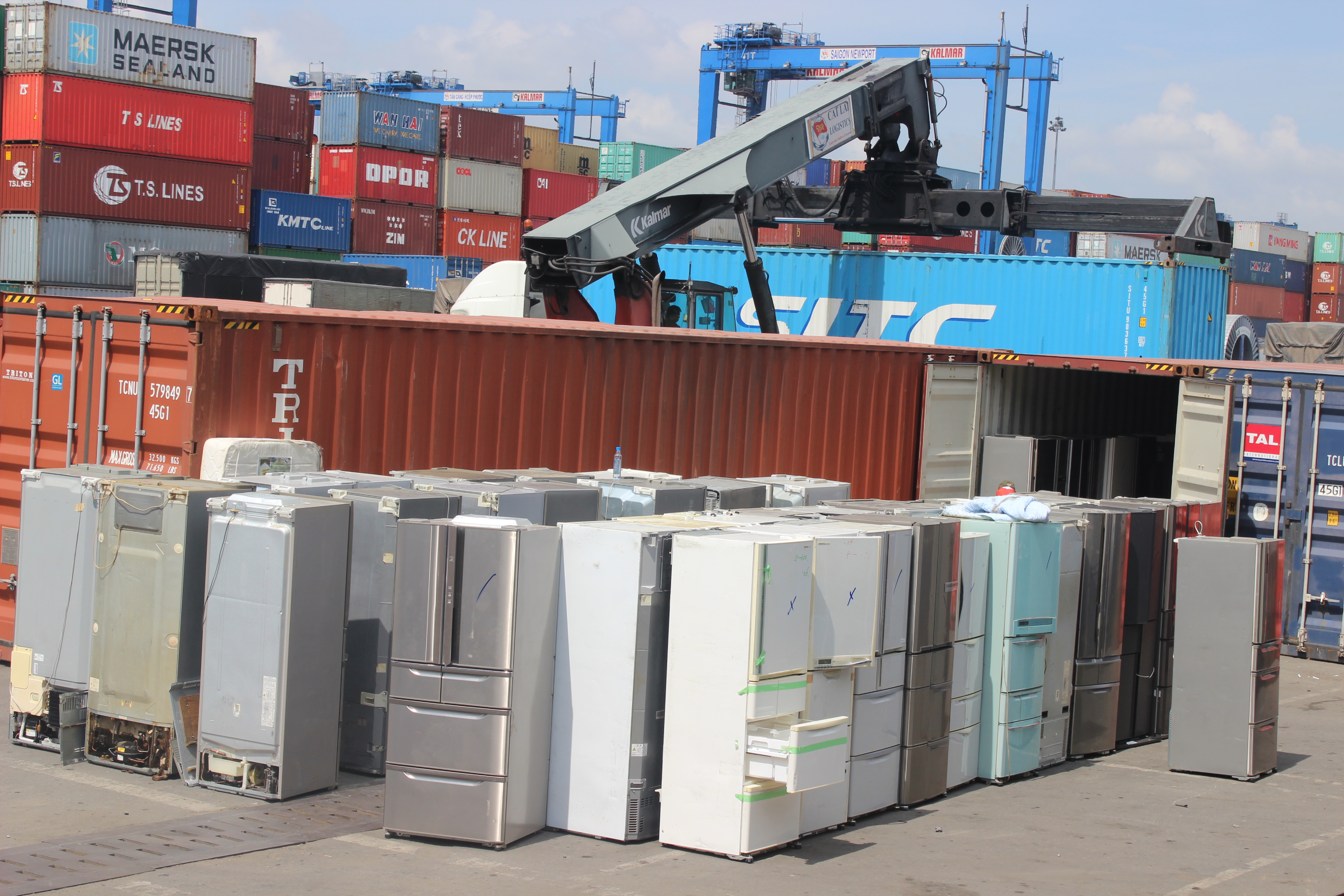 6 tháng đầu năm phát hiện 16 container hàng cấm nhập khẩu tại Cảng Cát Lái