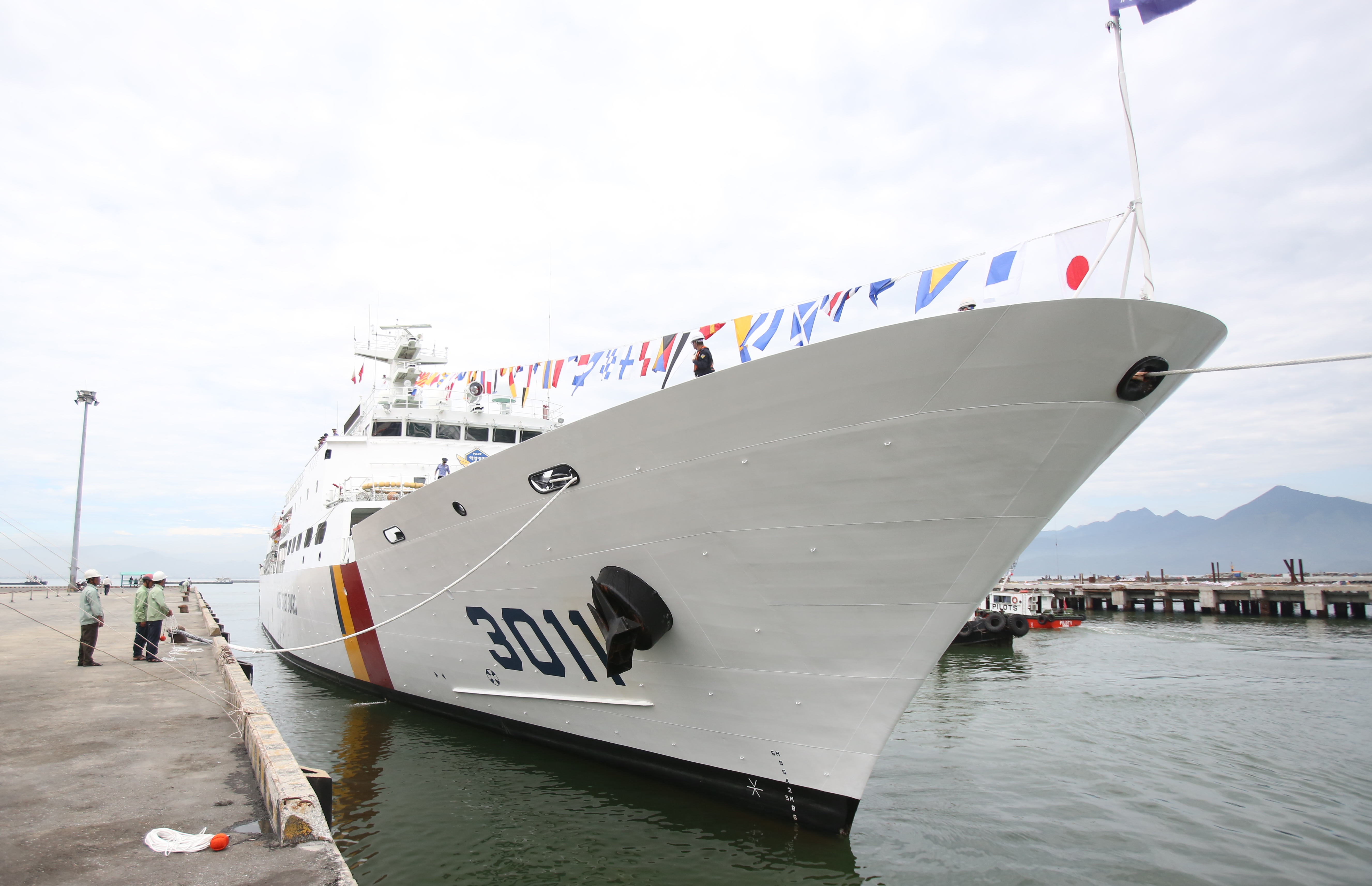 Tàu huấn luyện Lực lượng Bảo vệ bờ biển Hàn Quốc thăm Đà Nẵng