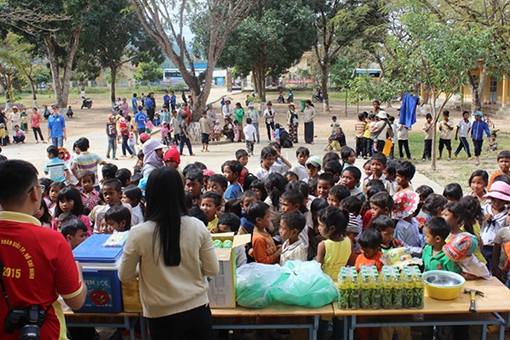 Chia sẻ khó khăn với đồng bào Tây Nguyên 