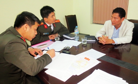 Kiểm tra vi phạm giao thông, lộ ra nhà báo "dởm"