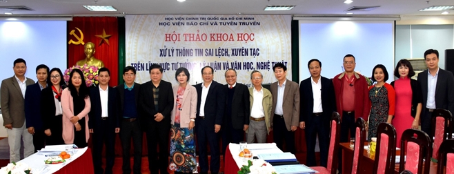 Xử lý thông tin sai lệch, xuyên tạc về lĩnh vực tư tưởng, lý luận và văn học, nghệ thuật