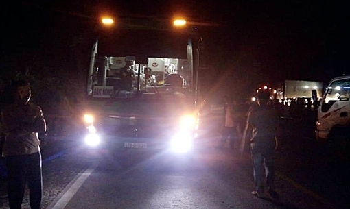 Va chạm ôtô khách, 2 nữ sinh đi xe máy tử vong