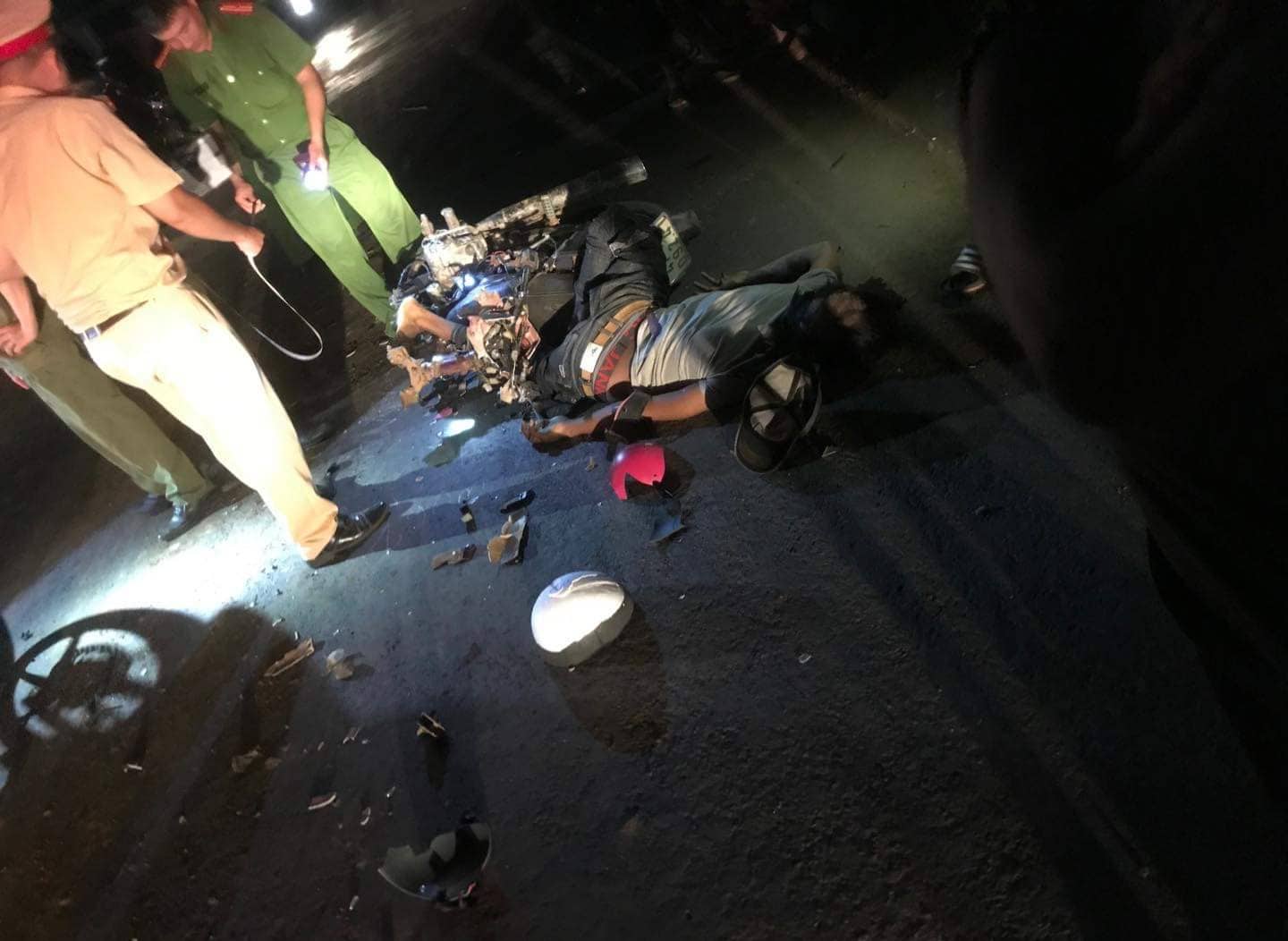 Xe máy tông xe công nông, hai thanh niên tử vong